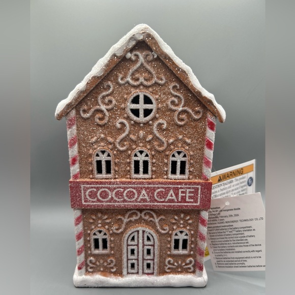Target Bullseye Playground COCOA CAFE Lighted Gingerbread Christmas Village NEW - Picture 1 of 3